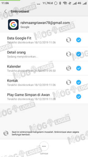 melakukan sinkronasi otomatis kontak untuk backup